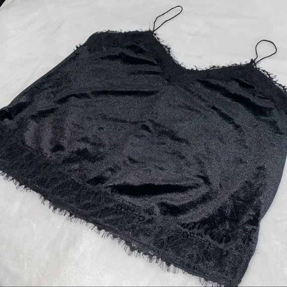VELVET LACE TOP - Picture 3 of 6